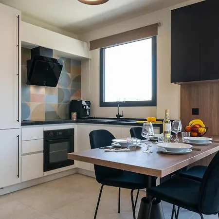 Elaura Luxury Residensces Aether דירה *